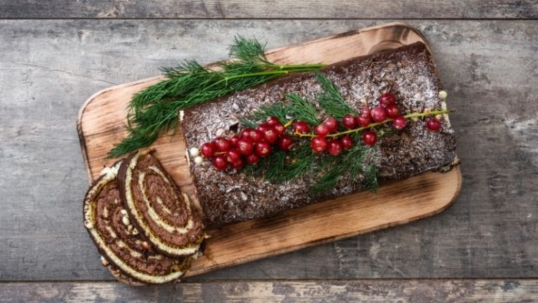 Yule log cakes